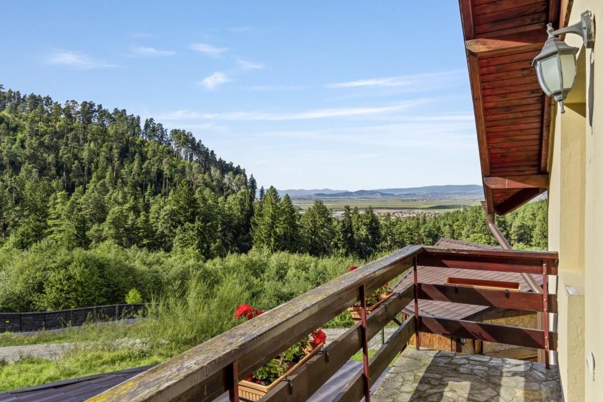 Willa Casa Georgea Săcele Zewnętrze zdjęcie