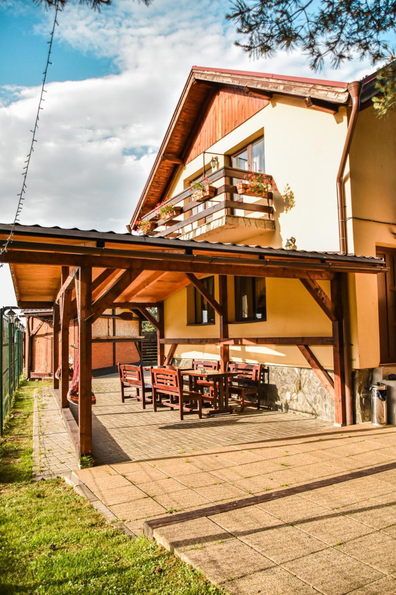 Willa Casa Georgea Săcele Zewnętrze zdjęcie