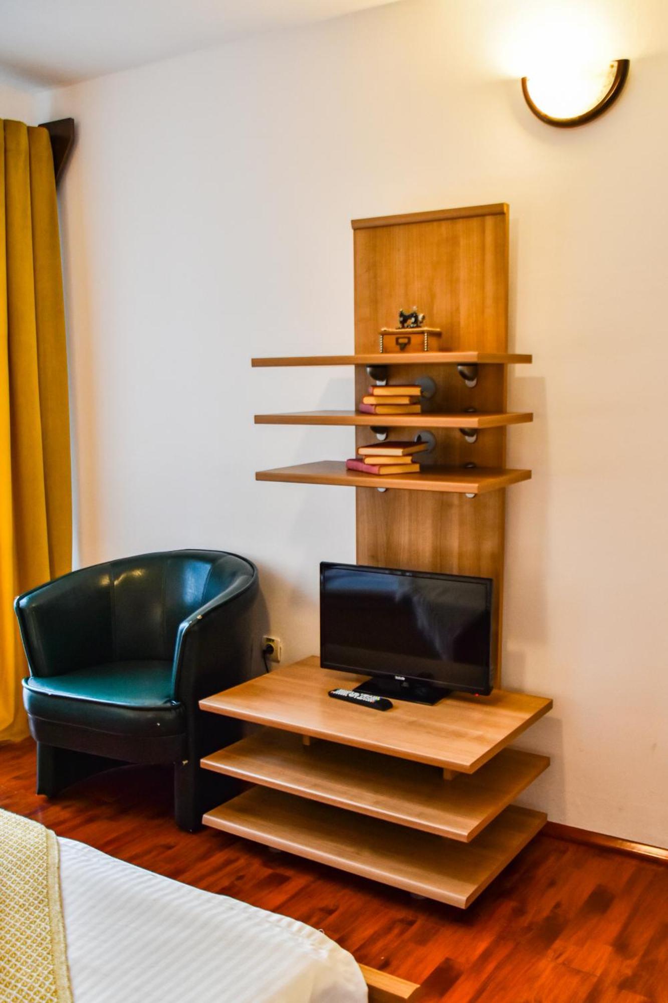 Willa Casa Georgea Săcele Zewnętrze zdjęcie