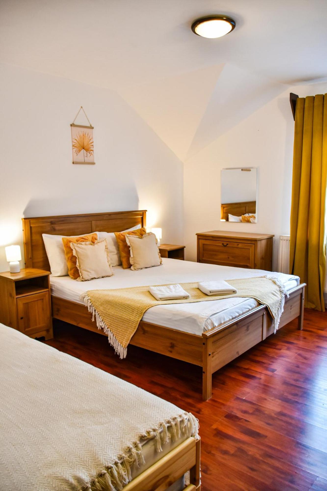 Willa Casa Georgea Săcele Zewnętrze zdjęcie