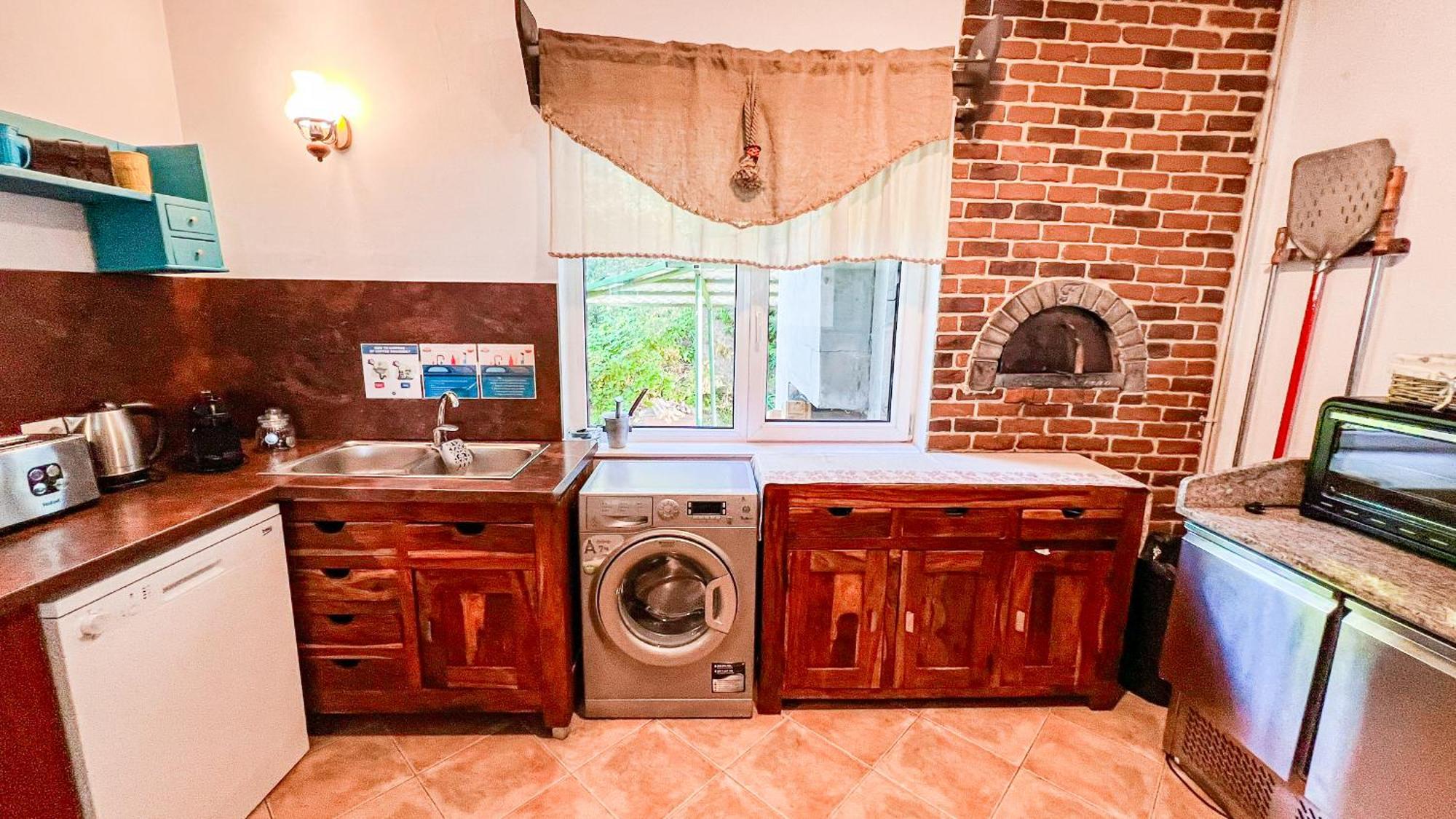 Willa Casa Georgea Săcele Zewnętrze zdjęcie
